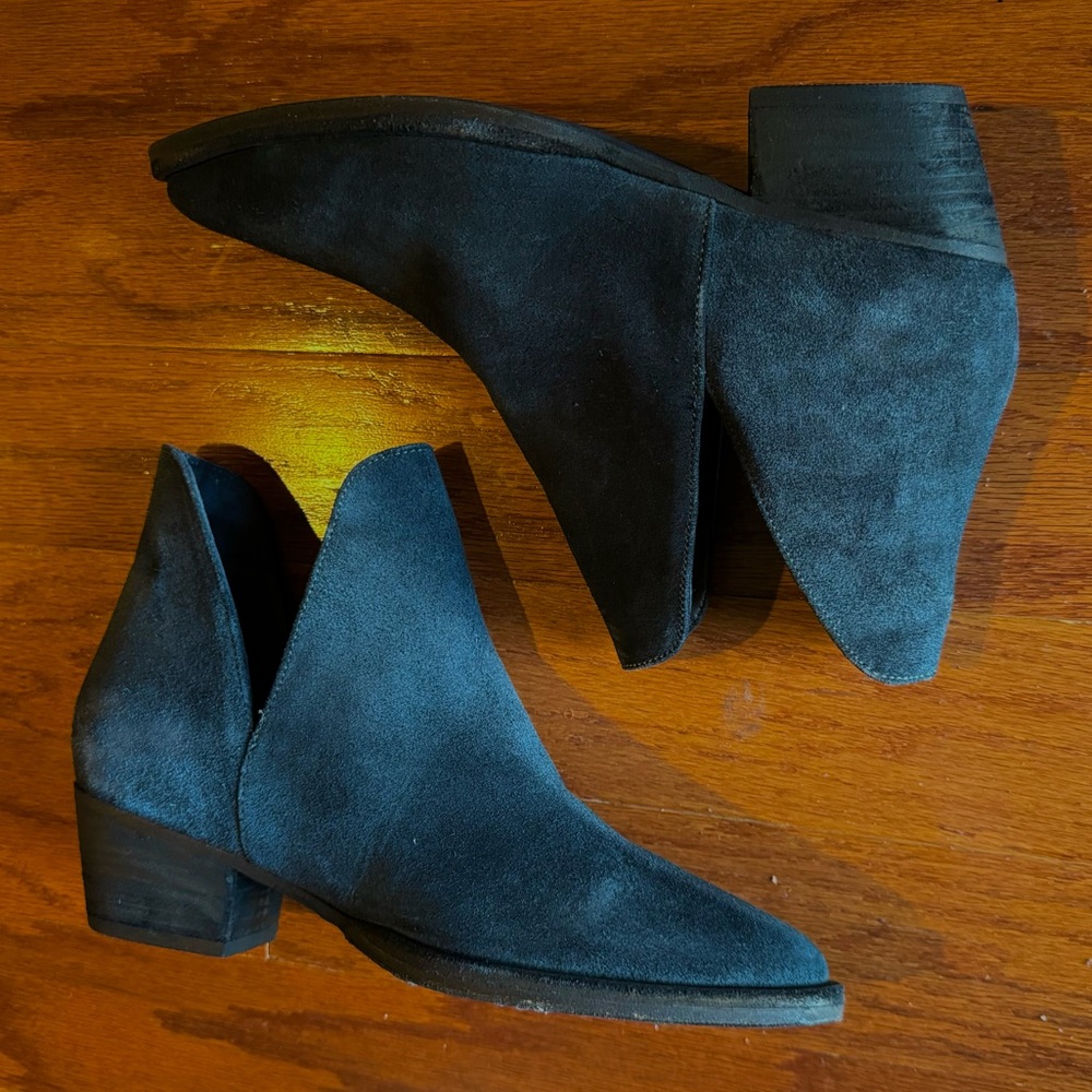 Free People Charm Double V Blue Suede Booties Women’s Size 37 - US Size 6.5
